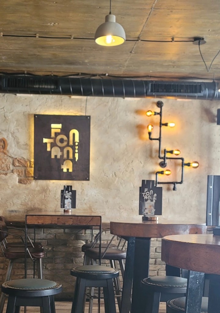 Fontana Pub